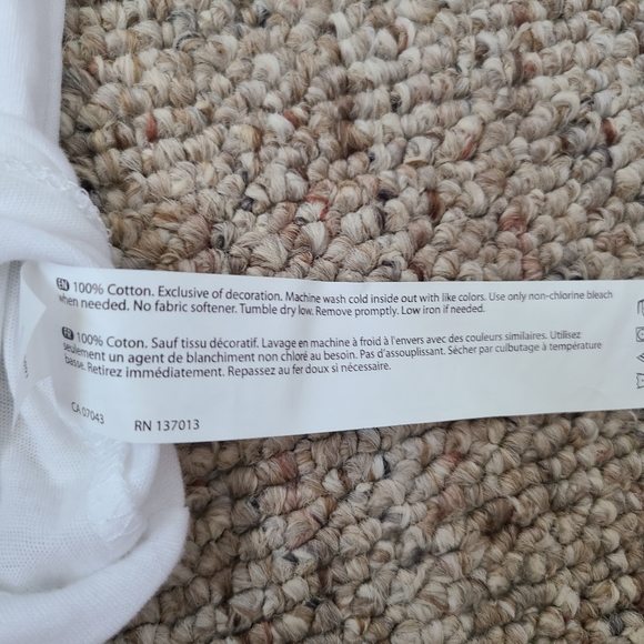 NWT Wildfox White Bikinis & Bellinis T Shirt Small - Picture 7 of 7